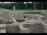 00443 ostia - regio ii - insula ii - terme dei cisiarii (ii,ii,3) - blick zur piazzale della vittoria (v,xvii,2).jpg